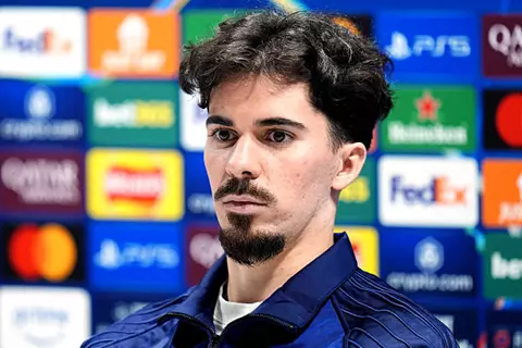 باريس سان جيرمان يأمل في لحاق فيتينيا بمباراة برشلونة